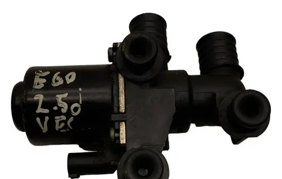 BMW 5 E60 E61 Coolant heater control valve 6920226 64116920226 1147412174B