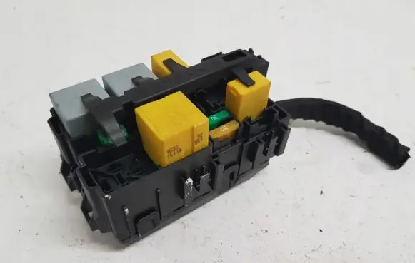 Peugeot 308 Fuse box set 9806192580