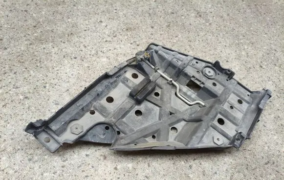 Porsche Panamera (970) Headlight/headlamp mounting bracket 97063107302