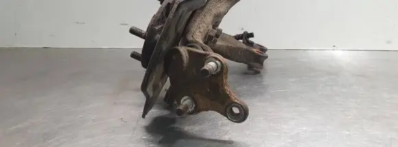 Toyota Prius+ (ZVW40) Front wheel hub