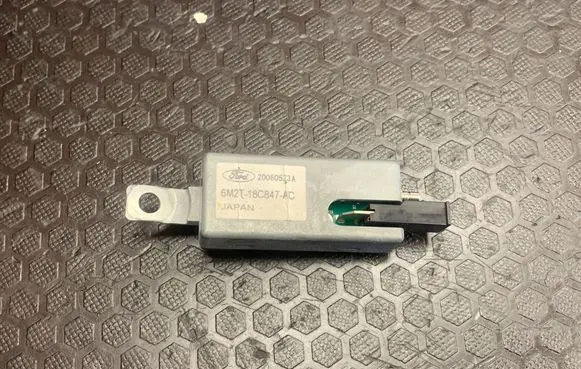 Ford S-MAX Aerial antenna amplifier 6M2T18C847AC 20060523A