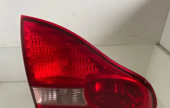 Toyota Avensis Verso Tailgate rear/tail lights