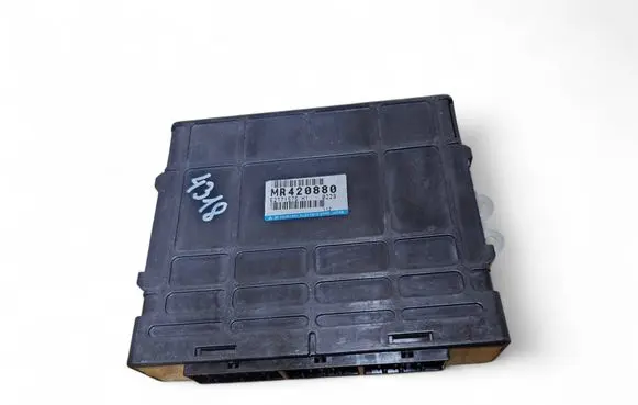 Mitsubishi Pajero Pinin Engine control unit/module MR420880 E2T71575