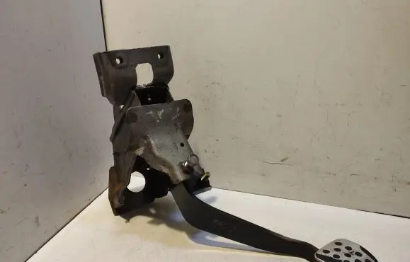 Clutch pedal