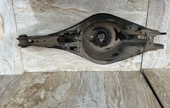 Volvo C40 Rear upper control arm/wishbone 32246372 8889216376