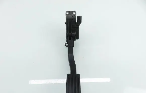 Ford Focus C-MAX Accelerator throttle pedal 6PV0086411 3M519F836AF