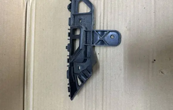 Volkswagen Touran II Front bumper mounting bracket 1T0807184C
