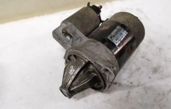 Mitsubishi Colt Starter motor M002T44781 MD301350
