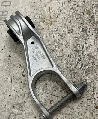Porsche Macan (95B) Engine mounting bracket 95B199331B MM01B931410