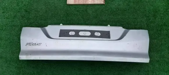 Ford Focus Tailgate/boot lid cover trim BM51-N425A30-A