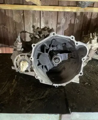 Mitsubishi Galant Manual 5 speed gearbox F5M F5M421F7N VB8752