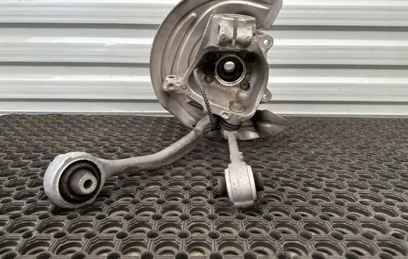 BMW X4M F98 Front wheel hub 8067436