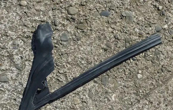 Mercedes-Benz CLS C218 X218 Rubber seal front door window/glass 