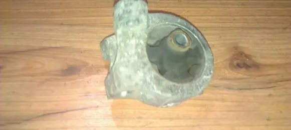 Nissan Micra Engine mount bracket