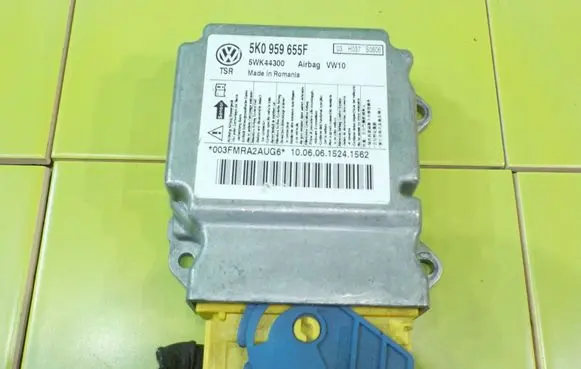 Volkswagen Golf Plus Airbag control unit/module 5WK44300