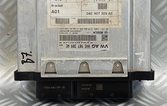 Volkswagen PASSAT B7 Engine control unit/module 04E907309AE 04E967309AE 1039S65345
