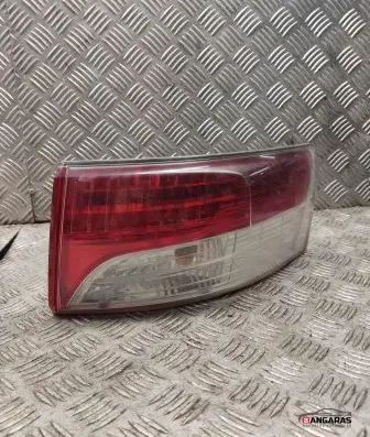 Toyota Avensis T270 Rear/tail lights