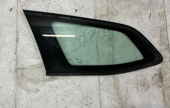 Peugeot 308 Rear side window 9804000480