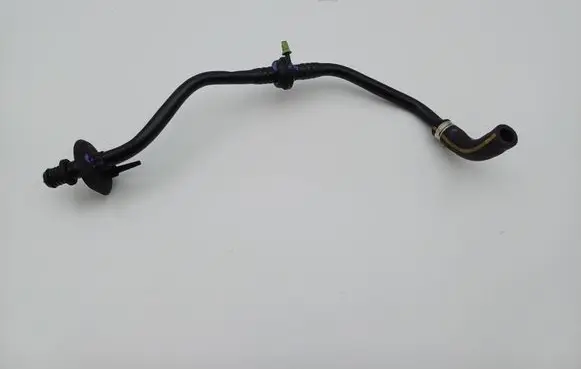 Volkswagen PASSAT B5 Vacuum line/pipe/hose 8D0611743