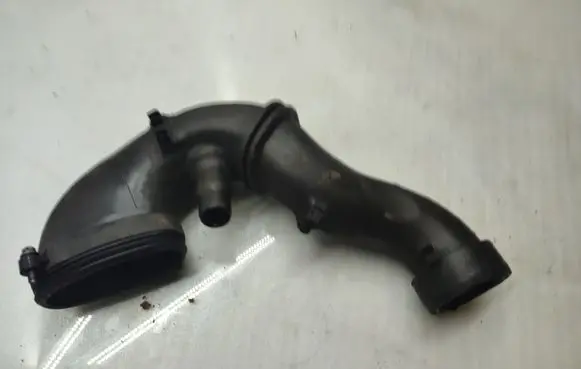 BMW X5 E70 Turbo air intake inlet pipe/hose 7794172