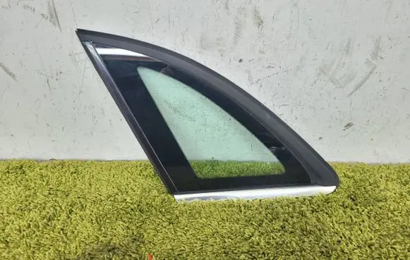 Mercedes-Benz B W246 W242 Rear vent window glass A2466703201 2466703201