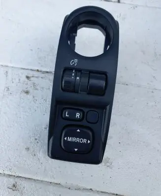 Subaru Forester SH Wing mirror switch