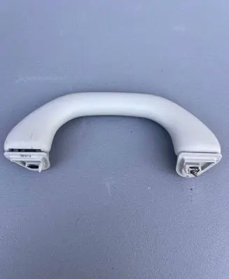 Volkswagen Polo IV 9N3 Front interior roof grab handle 6N0857607T