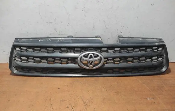 Toyota RAV 4 (XA10) Front grill