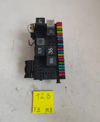Volkswagen Golf III Fuse box set 2948927