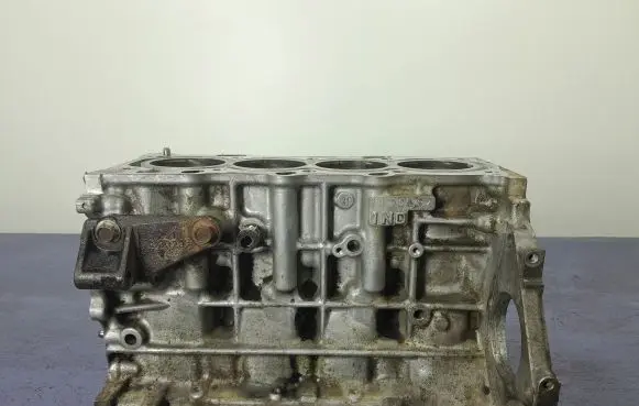 Toyota Yaris Engine block 