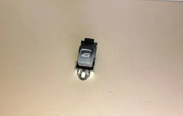 Volvo V70 Electric window control switch 30773272 03453310