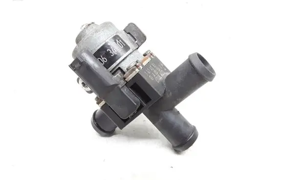 Mercedes-Benz C W205 Webasto circulation pump for autonomous heater A0005062864 A2059063401 1147412163
