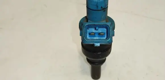 Audi A4 S4 B5 8D Fuel injector 058133551F