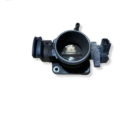 Volkswagen Golf III Throttle valve 1HM061B