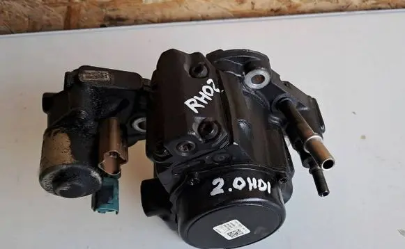 Citroen DS4 Fuel injection high pressure pump 9687959180