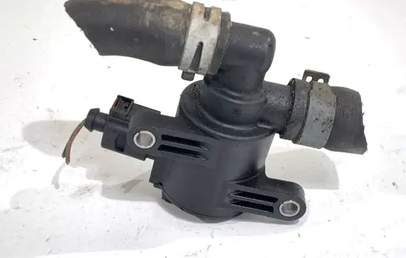 Audi Q8 Oil filter mounting bracket 5Q0906457K