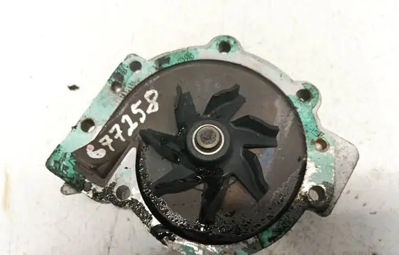 Volvo V70 Water pump 