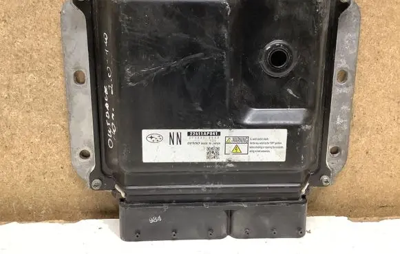 Subaru Outback Engine control unit/module 22611AP841 2758009843