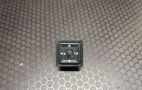 Wing mirror switch