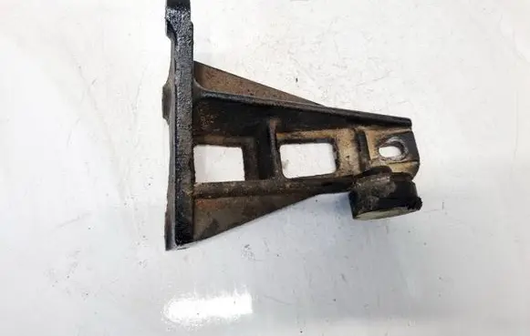 Suzuki Grand Vitara II Engine mounting bracket