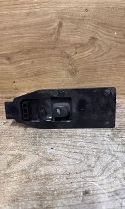 Volvo V70 Electric window control switch 30739981