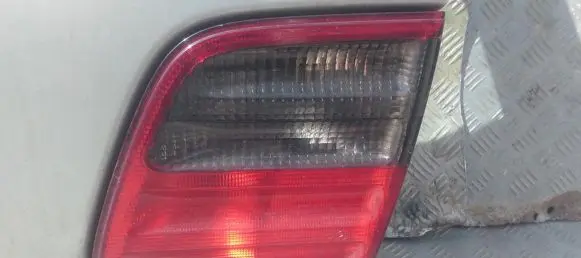 Mercedes-Benz E W210 Tailgate rear/tail lights