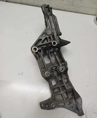 Volkswagen Tiguan Generator/alternator bracket 04L903143DE