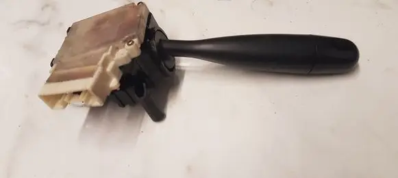 Toyota Yaris Indicator stalk 173648