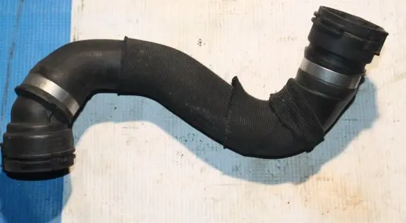 BMW 1 E81 E87 Engine coolant pipe/hose 122468T1