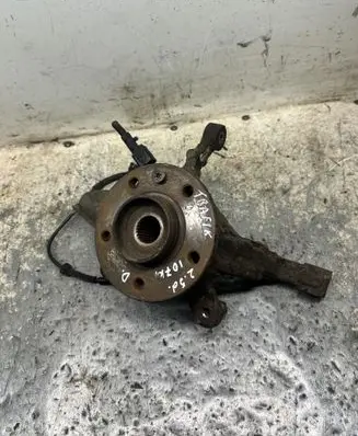 Renault Trafic II (X83) Front wheel hub