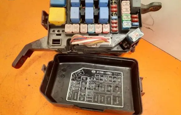Hyundai Getz Fuse box set 91240-1C070