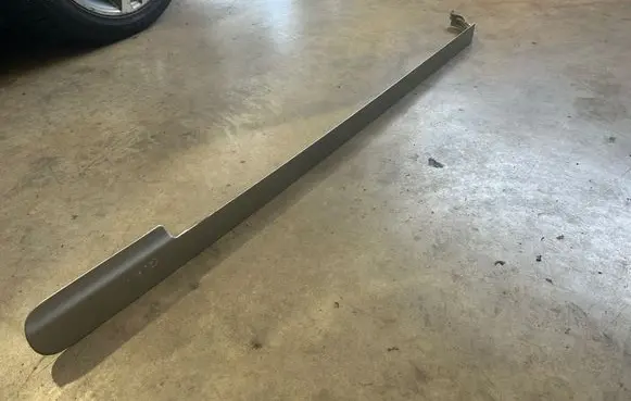 Renault Trafic III (X82) Sliding door rail trim 828954067R