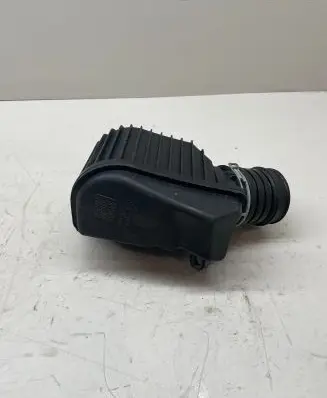 Mercedes-Benz C W203 Intake resonator 2710900804 A2710900804