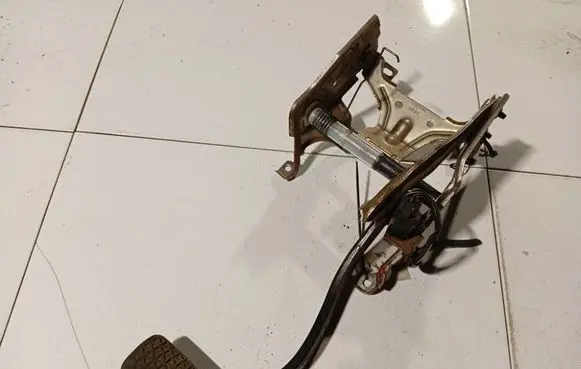 Opel Meriva A Brake pedal 